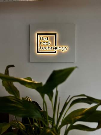 Flat Rock ფასადი კუთხე 2